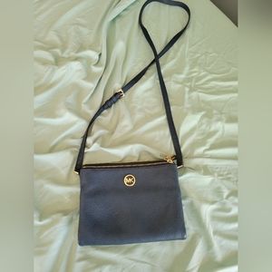 Michael kors navy crossbody